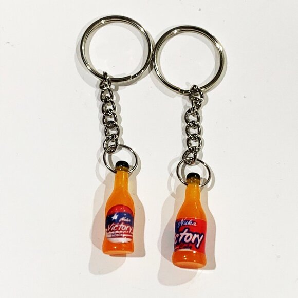 Fallout 4 Nuka Cola Victory Bottle Keychain - 3.5inch Gaming Keychain - Picture 3 of 11